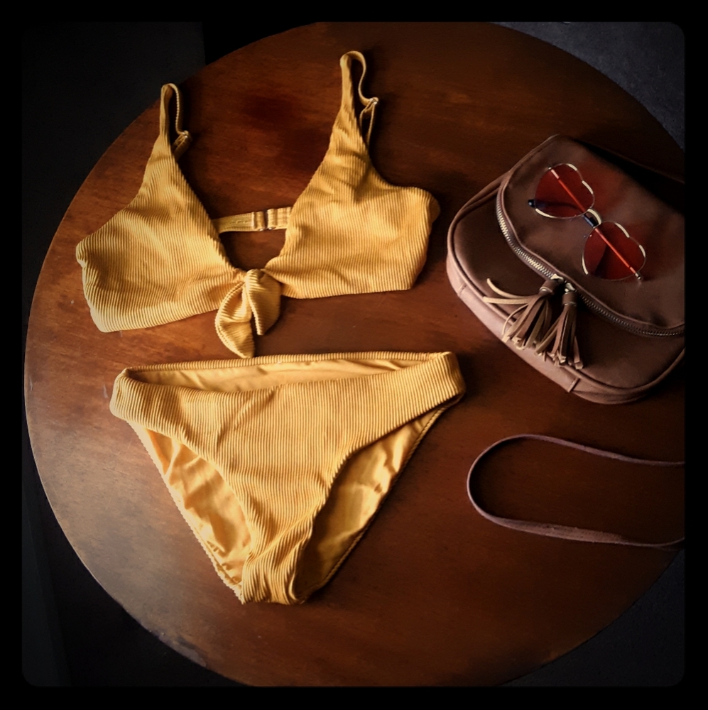 🏵 Gianni Bini Mustard Ribbed Bikini Set